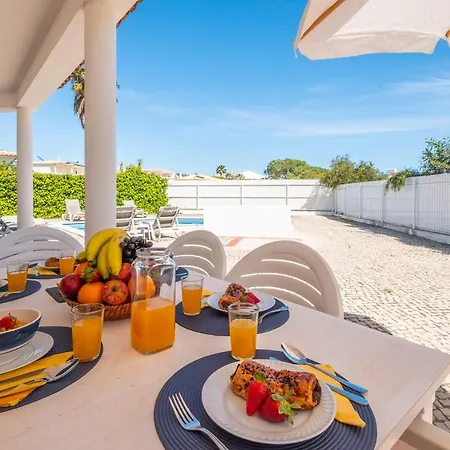Bermudas - Moradia Tranquila Com Piscina Aquecivel E Bbq Em Villa *