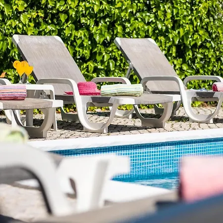 Bermudas - Moradia Tranquila Com Piscina Aquecivel E Bbq Em Villa Albufeira