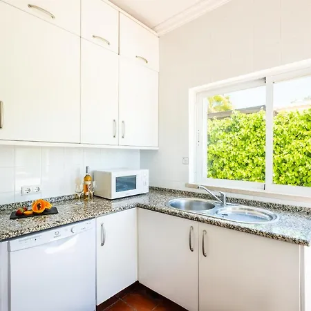 Bermudas - Moradia Tranquila Com Piscina Aquecivel E Bbq Em Villa *