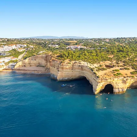 Bermudas - Moradia Tranquila Com Piscina Aquecivel E Bbq Em