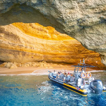 Bermudas - Moradia Tranquila Com Piscina Aquecivel E Bbq Em