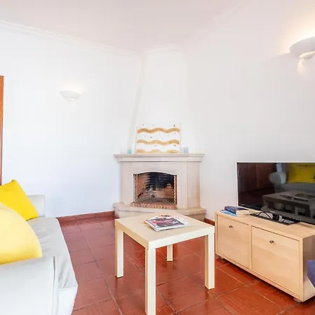 Bermudas - Moradia Tranquila Com Piscina Aquecivel E Bbq Em Villa Albufeira