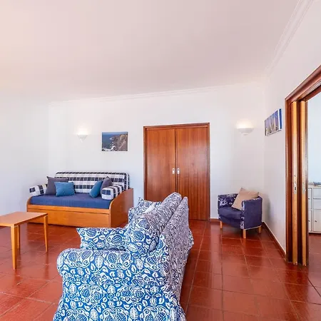 Bermudas - Moradia Tranquila Com Piscina Aquecivel E Bbq Em *
